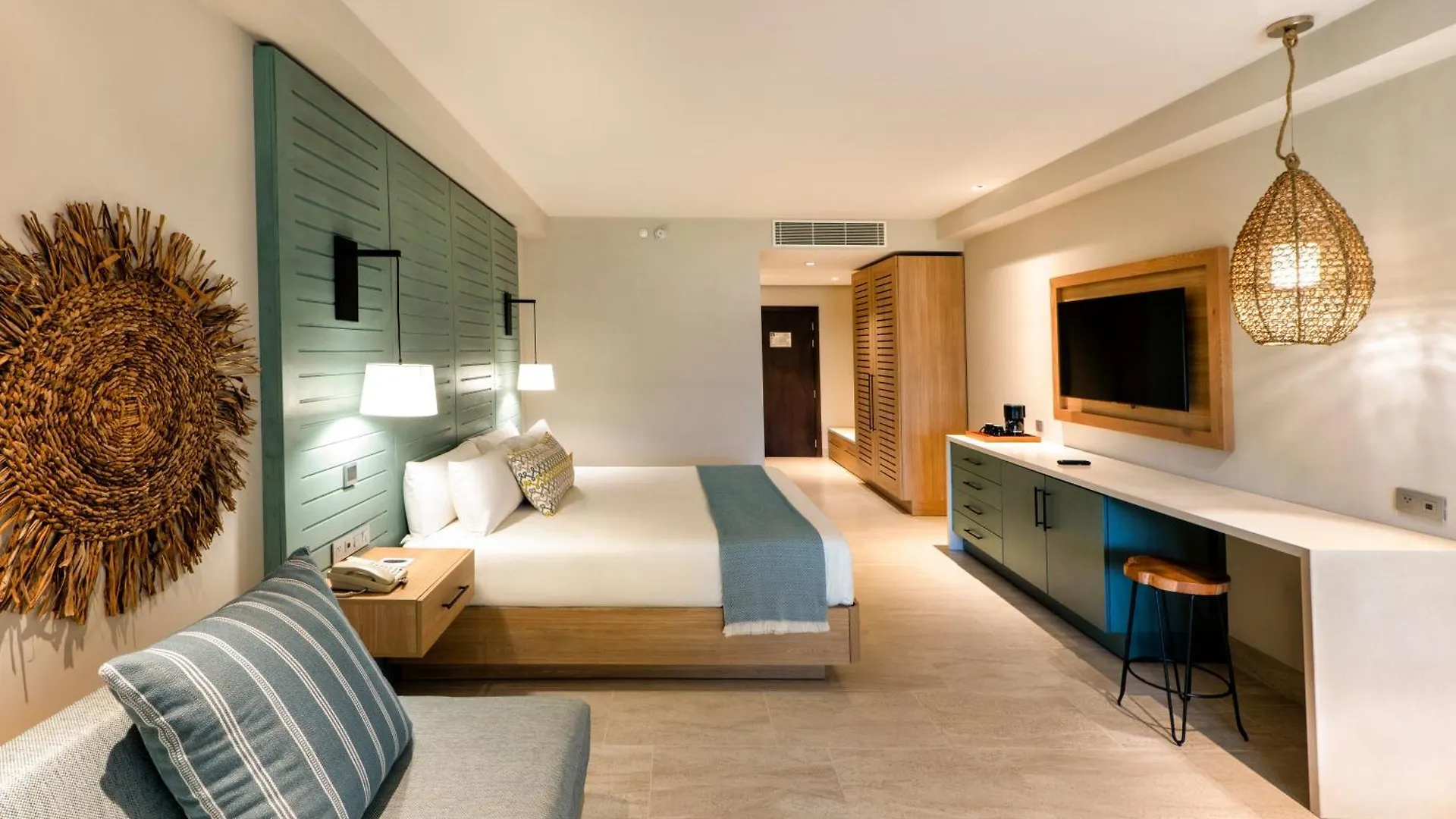 *****  Unique Club At Lopesan Costa Bavaro Resort Punta Cana Dominican Republic