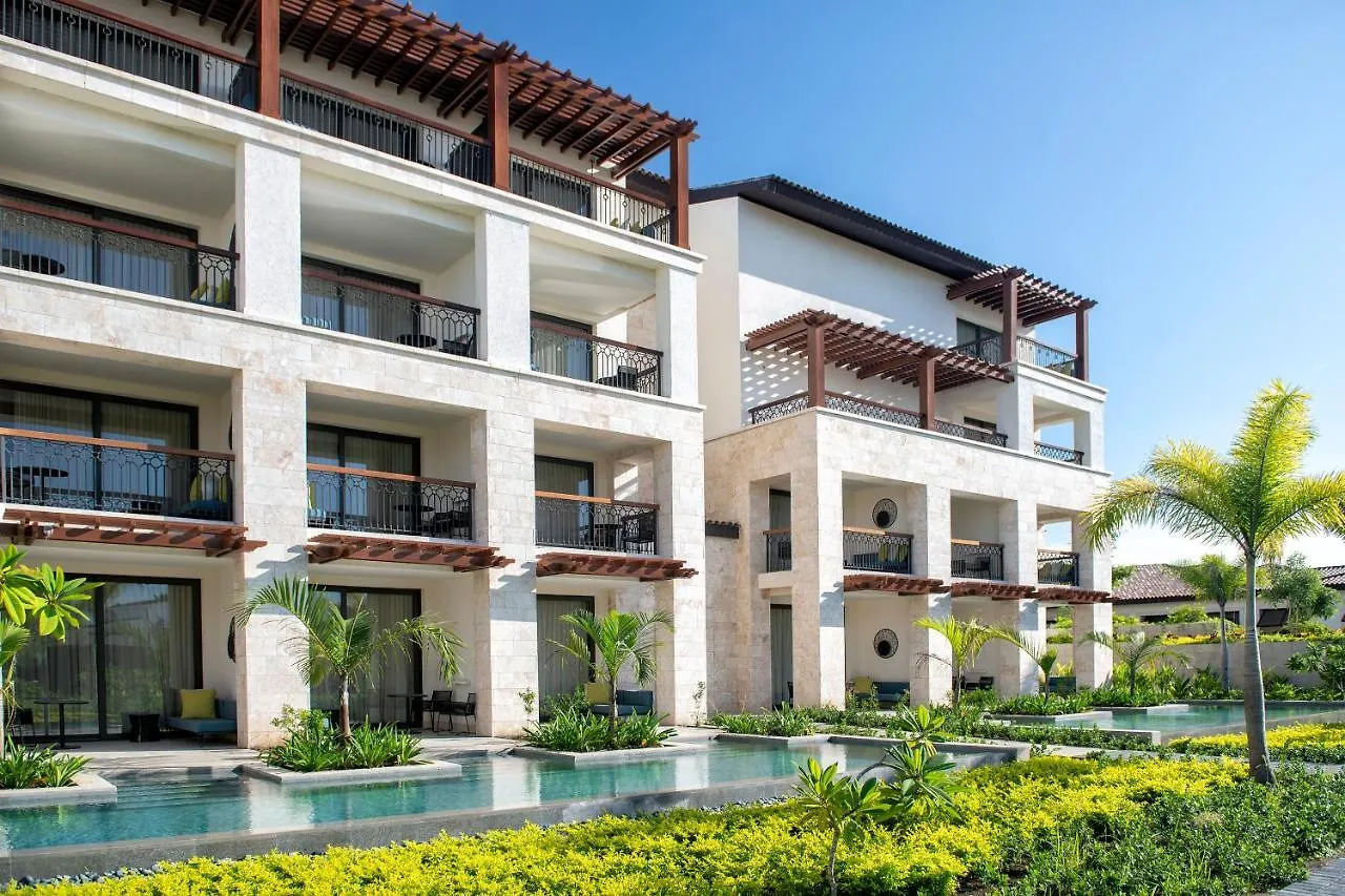 Unique Club at Lopesan Costa Bávaro Resort Punta Cana