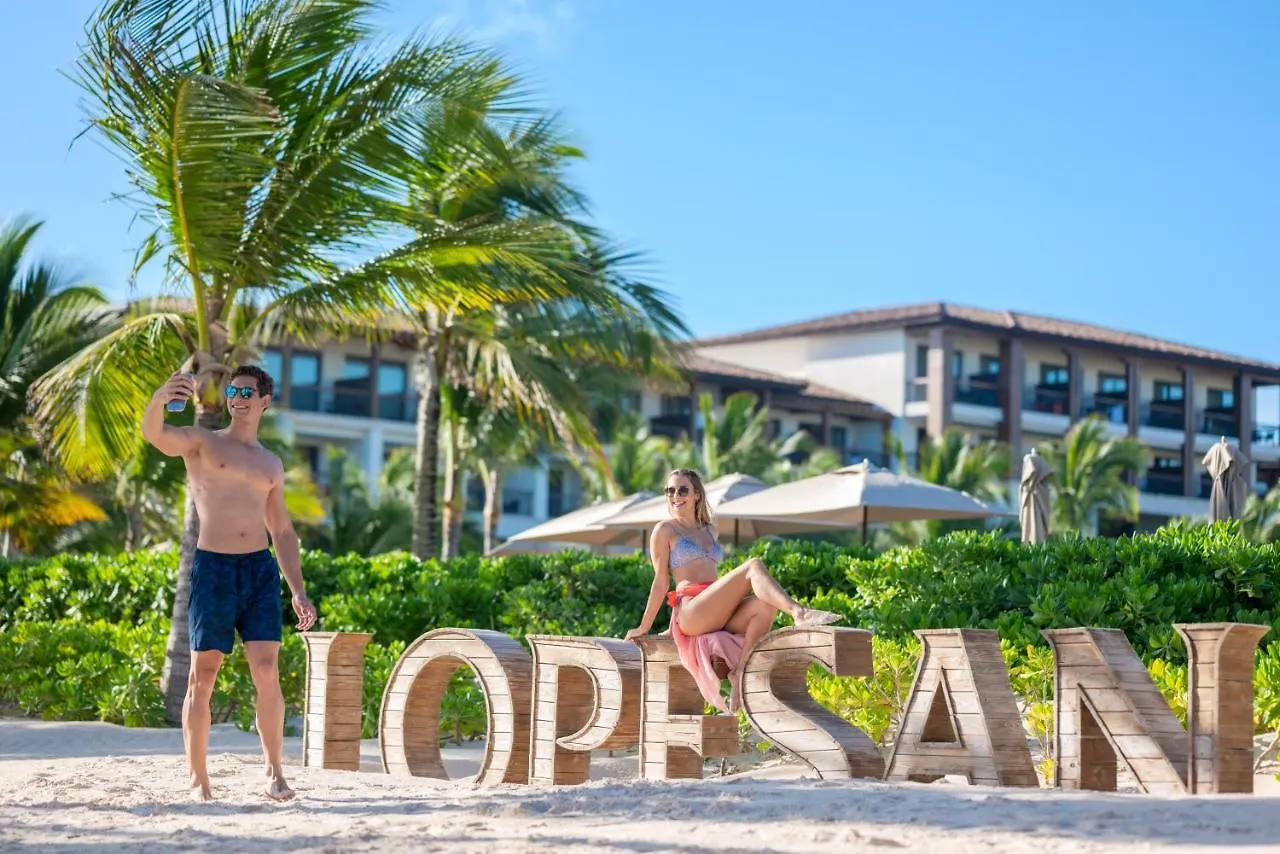 Unique Club at Lopesan Costa Bávaro Resort Punta Cana Repubblica Dominicana